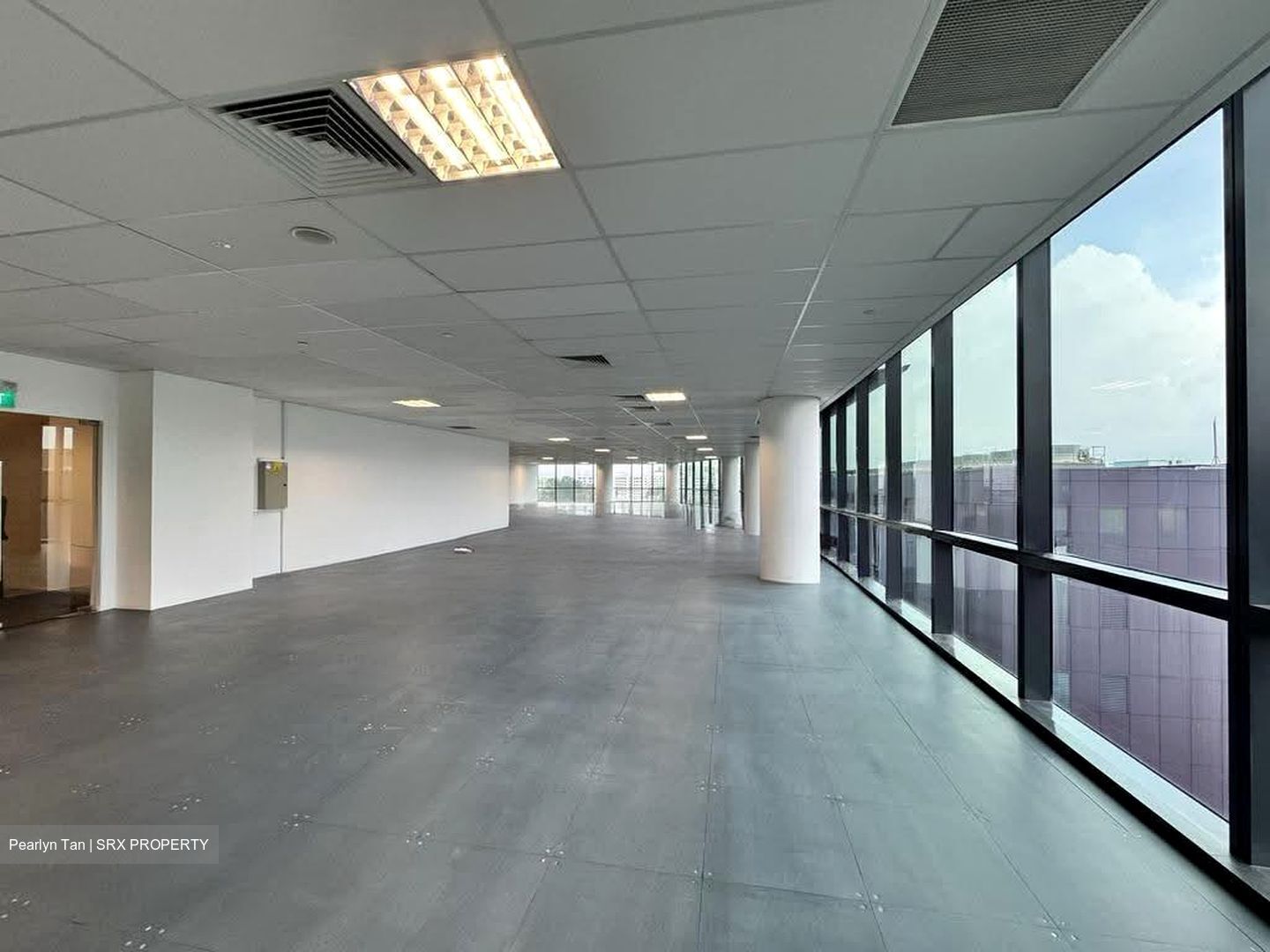 Woods Square (D25), Office #624029421
